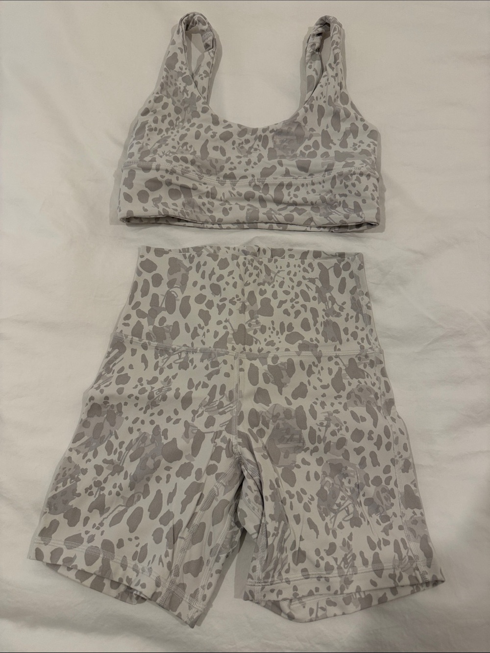 Lululemon Align Set - Light Gray & White Print